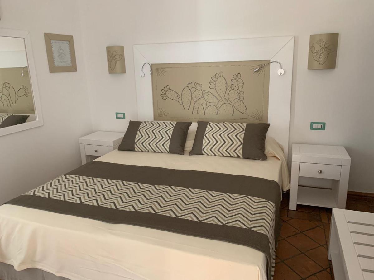 Rooms Apartaments Santa Teresa Капо-Теста Екстер'єр фото